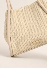 Lipsy MEDIUM WEAVE  - Håndtasker - cream