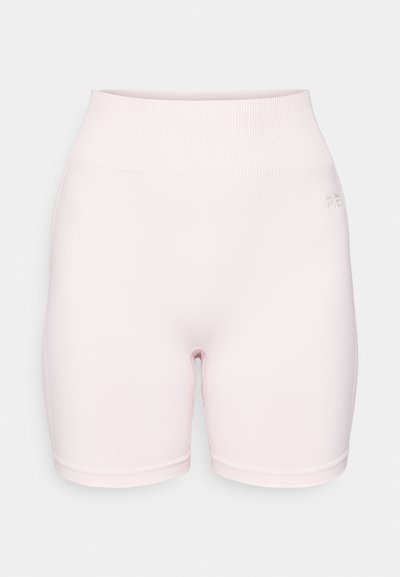 Ανοιχτό ροζ εφαρμοστά σορτς με ραμμένο λάστιχο στη μέση. Κατασκευασμένα από λεία ύλη, με διακριτική σήμανση στο πλάι. Ελαστικά και εύκολα στην εφαρμογή.