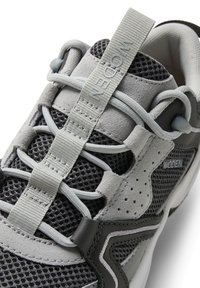 Woden SIF REFLECTIVE - Tenisice - dark grey