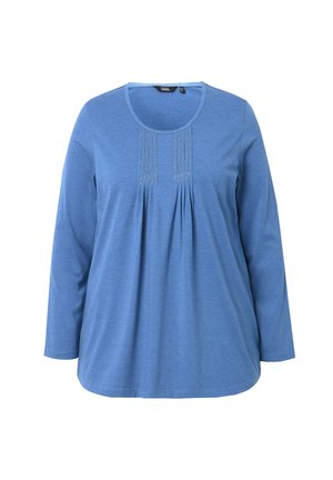 Blaues Langarmshirt aus weichem Stoff, mit rundem Halsausschnitt und vertikalen Faltendetails mit dekorativer Naht.