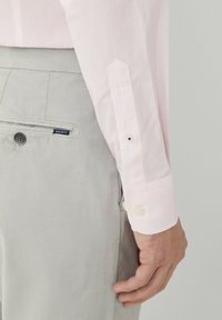 Hackett London ESSENTIAL FINE BENGAL STRIPE - Košile - pink