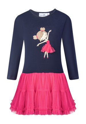 Marineblå langærmet kjole med lyserødt tylskørt og broderet ballerina iført lyserødt tutu på brystet.