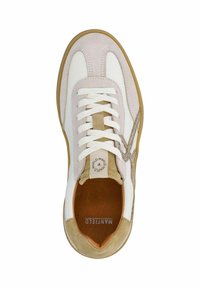 Sneaker with a white leather upper and beige suede accents. Features lace-up design, a round toe, and a cushioned brown insole.