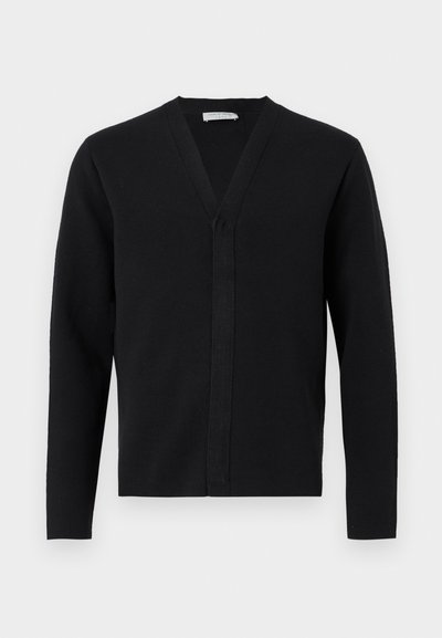 Μαύρος μακρυμάνικος ζακέτα με V-λαιμόκοψη και μπροστινό μέρος χωρίς κουμπιά, εμφανιζόμενος σε απλό λευκό φόντο.