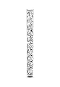 Boucles d'oreilles en or blanc ornées de pierres en zircon cubique rondes, transparentes et scintillantes dans un agencement linéaire, présentant une finition lisse et polie.