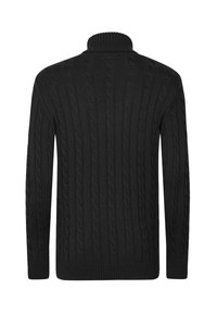 Suéter negro de punto trenzado con cuello alto, que presenta un patrón texturizado y mangas largas, confeccionado con un material suave y elástico.
