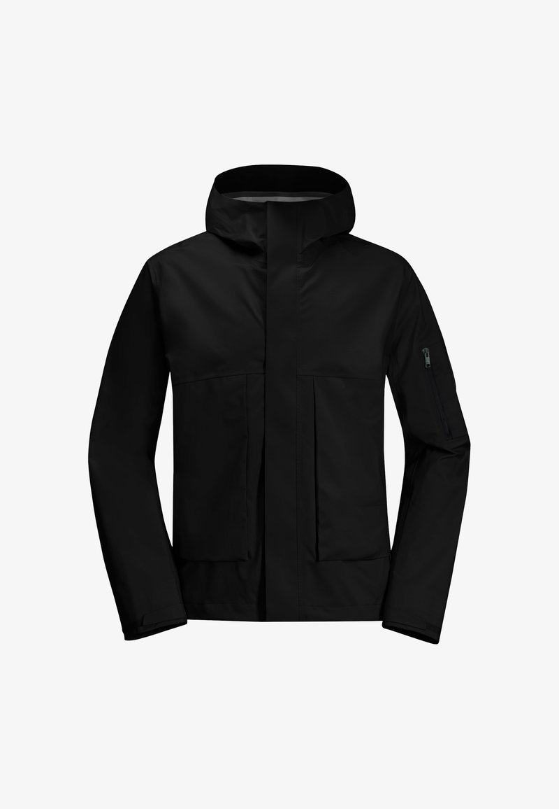 Zwarte waterdichte jas met een hoge kraag, rits aan de voorkant, grote voorzakken en een ritszak op de mouw. Glad textuur, functioneel ontwerp.