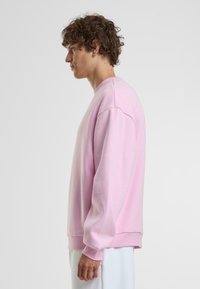 Urban Classics FLUFFY CREWNECK - Sportska majica - softpink