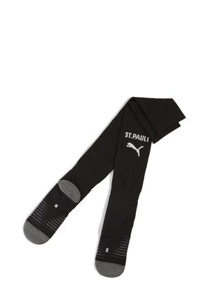 Schwarze Sportsocken mit grauer Ferse und Zehenbereich, mit weißem "ST. PAULI" Schriftzug und Puma-Logo. Markierungen für linken und rechten Fuß vorhanden.