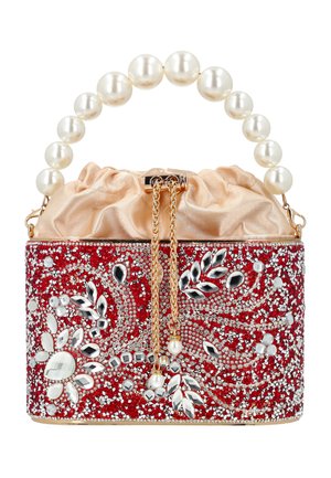 Rød og sølv perlebesat aftentaske med blomsterprint, blødt beige stoftop, gyldent kædesnøretræk og perlehåndtag.