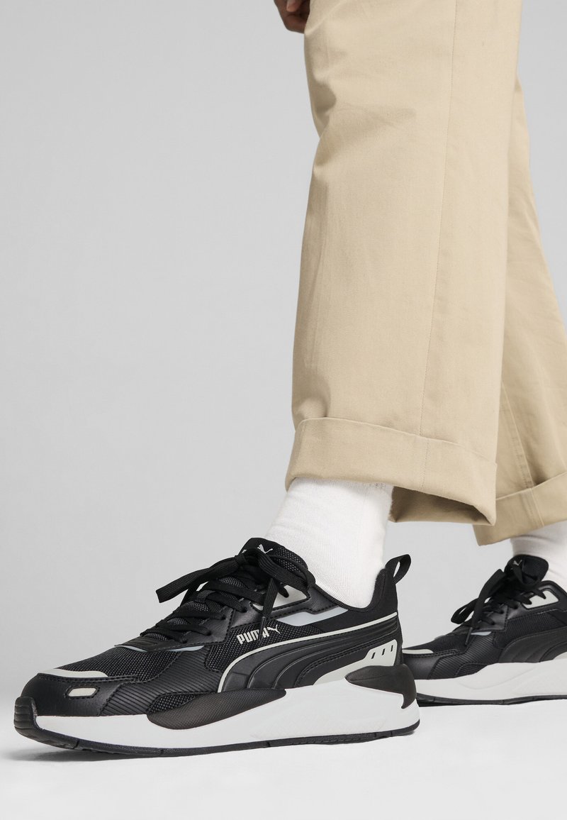 Puma SNEAKERS - Tenisky - black black cool light gray