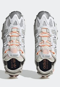 adidas Originals Trainers - white