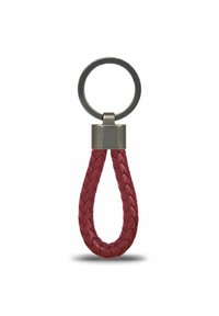 Portachiavi in pelle intrecciata rossa con anello circolare in metallo lucido attaccato, dotato di un connettore cilindrico elegante.