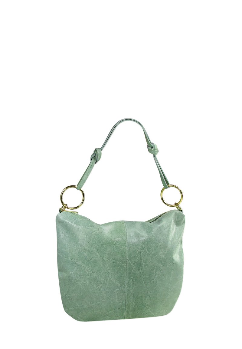 Groene leren handtas met een zachte, ronde vorm, voorzien van een geknoopte strap en gouden hardware-accenten. Gelaagde afwerking met subtiele kreukpatronen.