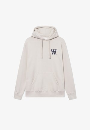 Svijetlosmeđa hoodie napravljena od meke mješavine pamuka, s džepom za kengure i mornarskom logotipu na lijevoj strani prsnog koša. Uključena je kapuljača s vezicom.