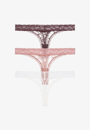 Trei tanga din dantelă suprapuse vertical, în mov închis, roz prăfuit și alb, fiecare având modele florale și margini zimțate.