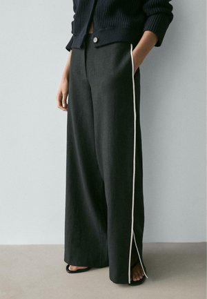 Trousers - black