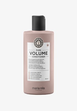 Roze plastic fles met een matte afwerking, zwarte flip-top deksel en een wit etiket. Bevat 300 ml pure volume conditioner met vegan ingrediënten.