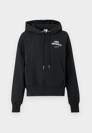 Czarna krótka bluza z kapturem wykonana z miękkiego materiału, z przednią kieszenią i sznurkami, z białym napisem „nike athletics” oraz logo Swoosh.