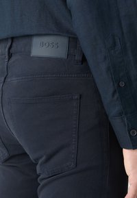 BOSS DELAWARE - Nadrágok - dark blue