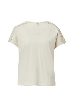 T-shirt z dekoltem w kształcie litery V w jasnym kremowym kolorze, z haftowanymi akcentami na ramionach i krótkich rękawach, wykonany z miękkiego, lekkiego materiału.