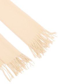 Sciarpa beige realizzata in morbido tessuto, con una texture liscia e bordi frangiati. Forma rettangolare con uno spessore uniforme in tutto il suo sviluppo.