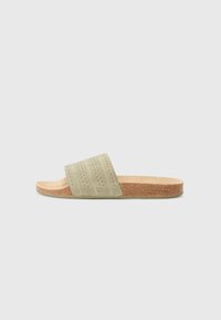 Unselected, medium dark khaki