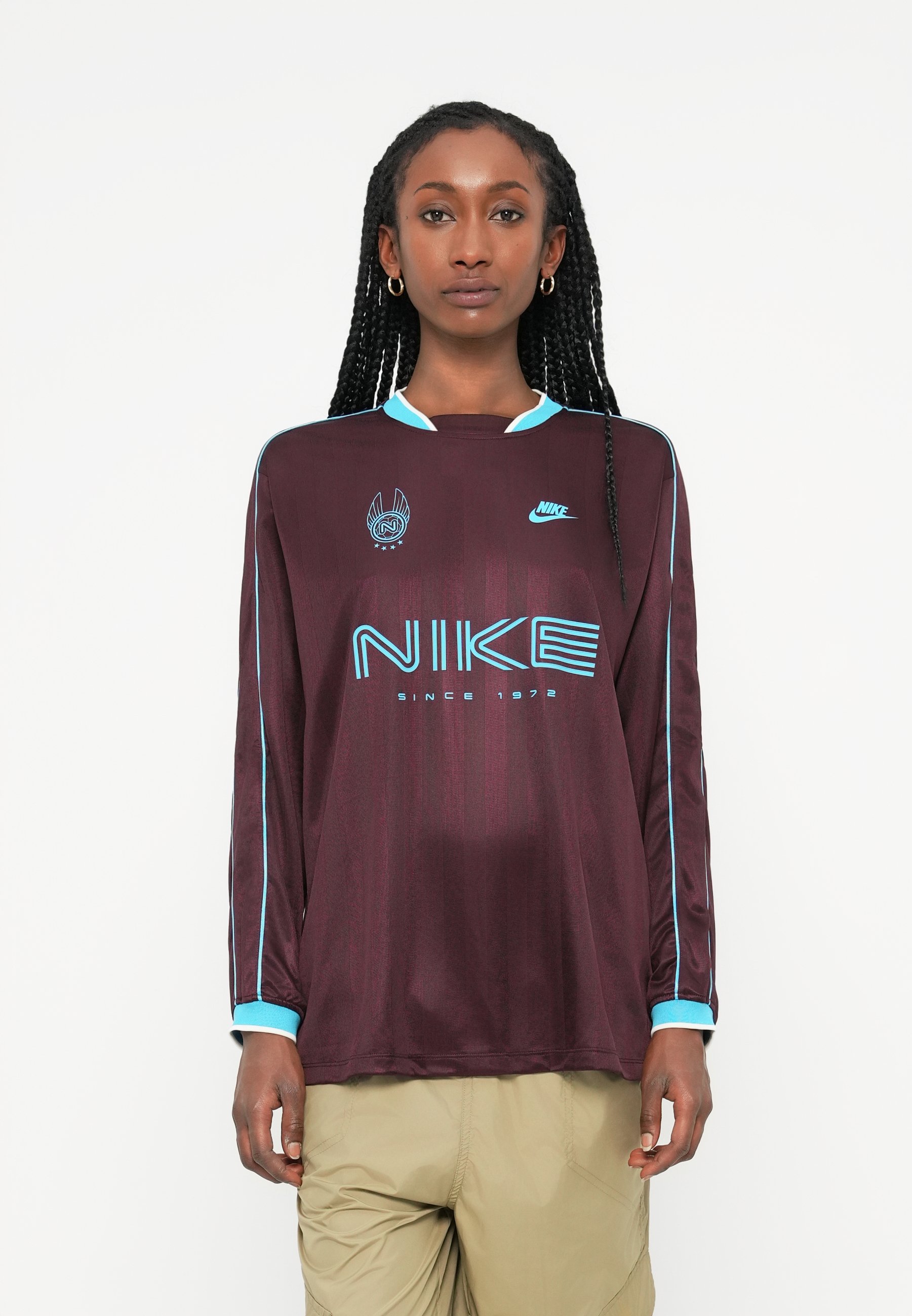 burgundy nike shirt womens