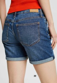Esprit MR RGLR SHORTS - Short en jean - blue medium washed new