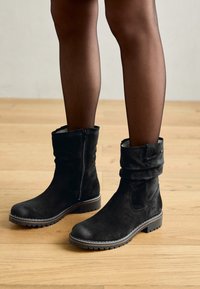 Selecionado, black