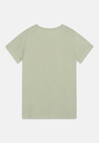 Guess CORE JUNIOR - Camiseta estampada - light matcha