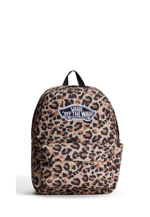 Mochila con estampado de leopardo, bolsillo frontal con cremallera, asa negra y parche con el logo Vans "Off The Wall" en la parte delantera.