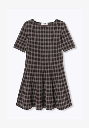 Robe à manches courtes en motif à carreaux noir et gris. Silhouette évasée, col rond et tissu à texture douce.