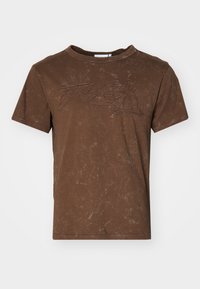 - T-shirt z nadrukiem