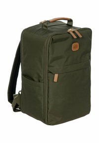 Zaino in nylon verde dalla forma rettangolare, con dettagli in pelle marrone, chiusure con zip e tasche laterali per ulteriore spazio di stoccaggio.