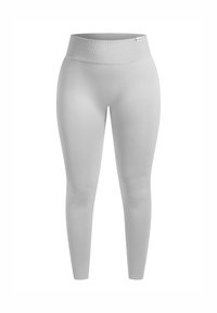 Leggings gris clair avec une taille haute à côtes. Tissu lisse et extensible avec une coupe ajustée, se rétrécissant aux chevilles. Pas de coutures ou de motifs visibles.