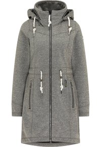 Šedá mikina střední délky s celým zipem, dvěma bočními kapsami, kapucí se stažením a texturovaným fleecovým materiálem. Má bílé akcentní šňůrky.