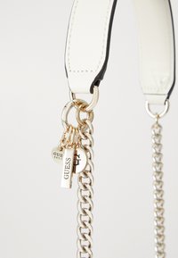 Thumbnail Image 5