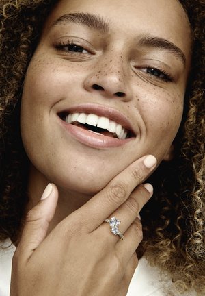 Pandora DOUBLE HEART SPARKLING - Ring - gold plated