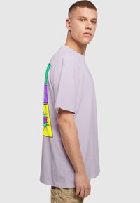 Merchcode BOOK COMIC HEAVY OVERSIZED - Camiseta estampada - lilac