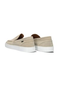 Clay Slipper - bruin