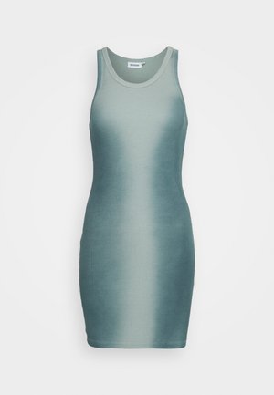 Přiléhavé šaty typu tank dress v přechodu barvy od světle k tmavě tyrkysové, vyrobené z žebrované látky s kulatým výstřihem a bez rukávů.