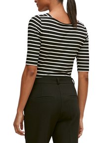 comma T-shirt z nadrukiem