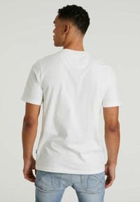 CHASIN' DAVIE - Triko s potiskem - off white