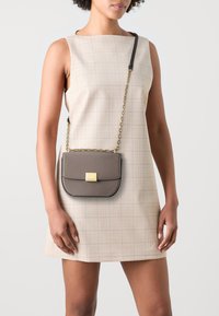 KARL LAGERFELD FOREVER CROSSBODY - Skulderveske - ash grey