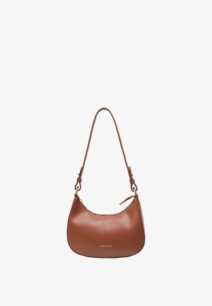 Sac à bandoulière en cuir marron avec fermeture éclair dorée et sangle réglable, avec petit logo doré "cherry paris" sur le devant.