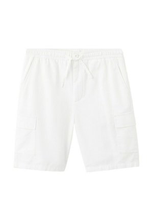 Pantaloncini cargo bianchi alla altezza del ginocchio con vita elastica, coulisse, chiusura con bottone, tasche laterali e tasche con patta su ogni gamba.