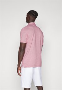 TravisMathew THE ZINNA - Polotričko - heather cardinal