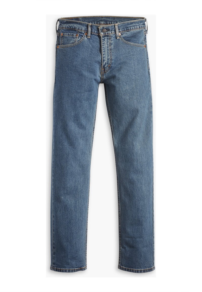 Jean droit classique en denim bleu moyen avec une texture subtile, doté de cinq poches, d'une fermeture à bouton en métal et de surpiqûres contrastées.