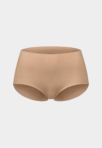 Naadloze beige dameshoogwaist onderbroek met volledige bedekking en soepele stof tegen een lichtgrijze achtergrond.